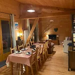 Avec Vue Imprenable Sur La Montagne