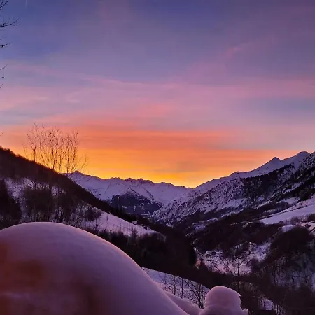 Avec Vue Imprenable Sur La Montagne Barèges